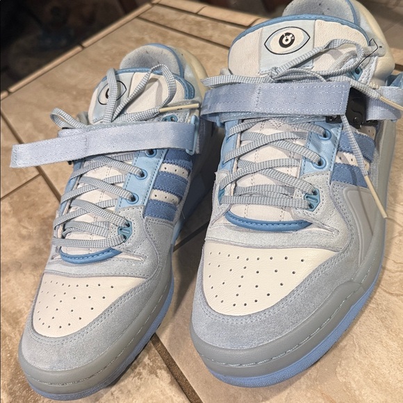 adidas x Bad Bunny Forum Buckle Low ‘Blue Tint’ - Picture 7 of 9